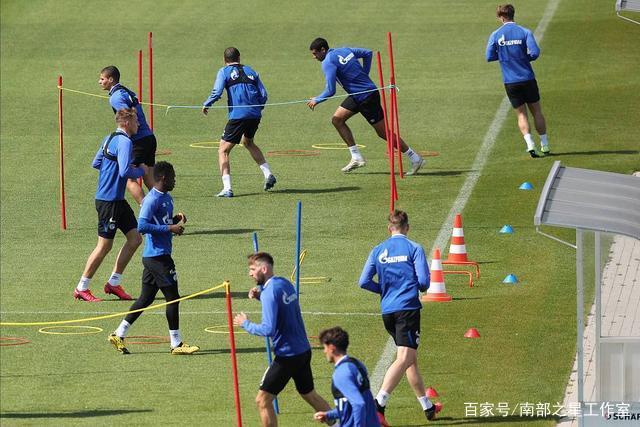 电讯报：冤家路窄！拉什福德回归曼联，季前赛对决阿莫林